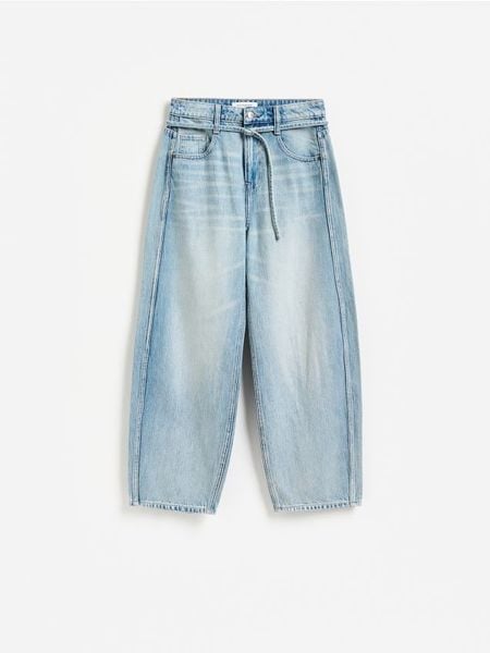 Jeansy barrel slim - niebieski. Niebieskie jeansy Reserved, bez wzorów. Za 139.99 zł.
