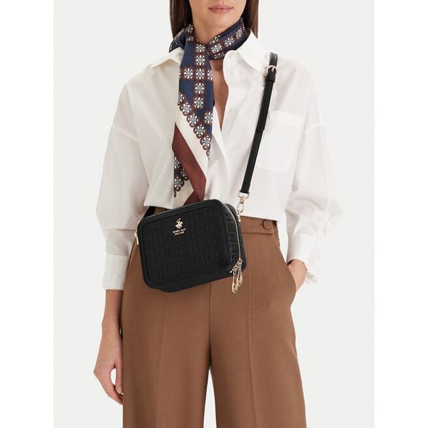 Torebka Beverly Hills Polo Club. Czarne listonoszki Beverly Hills Polo Club, bez wzorów, bez dodatków. Za 119.99 zł.
