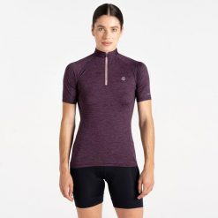 Koszulka rowerowa damska Pedal Through It. Fioletowe koszulki sportowe Dare 2b, bez wzorów, z jersey, bez ramiączek. W wyprzedaży za 159.99 zł.