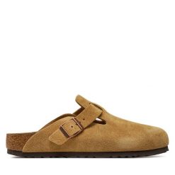 Klapki Birkenstock. Brązowe klapki Birkenstock, bez wzorów, bez obcasa. Za 679.99 zł.