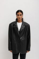 Marynarka oversize z eko skóry w kolorze CZARNYM - HARLEY LEATHER. Czarne marynarki i żakiety Marsala, l, bez wzorów, z elastanu, eleganckie. Za 439.90 zł.