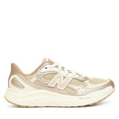 Buty do biegania New Balance. Brązowe obuwie sportowe New Balance, bez zapięcia, do biegania. Za 449.99 zł.