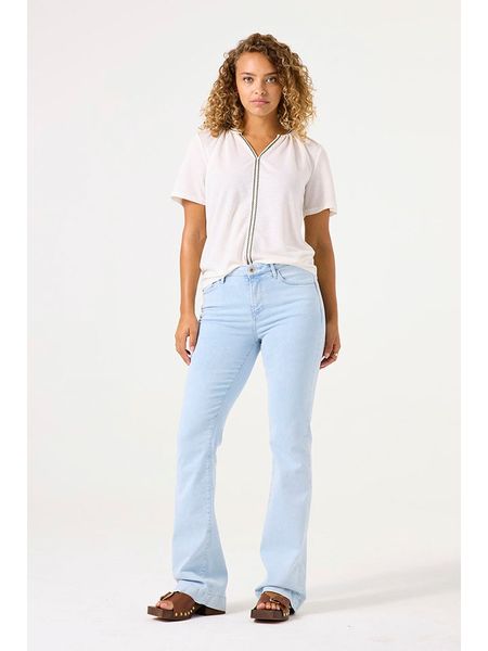 Garcia Koszulka w kolorze białym rozmiar: XL. Białe bluzki Garcia, xl, bez wzorów, bez kołnierzyka, bez ramiączek. Za 104.99 zł.