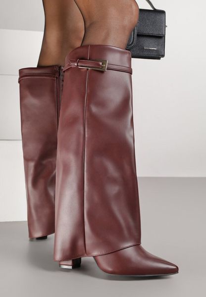 Bordowe Kozaki na Obcasie w Stylu Kowbojek z Wywiniętą Cholewką i Klamrą Nalumeia. Czerwone kozaki Born2be, z jeansu, bez obcasa, na obcasie, bez zapięcia. Za 169.99 zł.