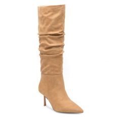 Kozaki Nine West. Brązowe kozaki Nine West, bez obcasa, na szpilce, bez zapięcia. Za 329.99 zł.
