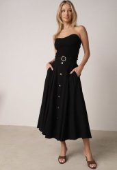 Czarna Spódnica Rozkloszowana z Bawełną i Paskiem oraz Kieszniami Jorlea. Czarne spódnice Born2be, na co dzień, na lato, l, bez wzorów, z bawełny, boho, midi, koszulowe. Za 129.99 zł.