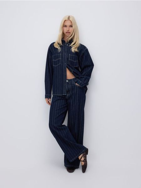 Jeansy baggy w prążek - granatowy. Niebieskie jeansy Reserved, bez wzorów. Za 159.99 zł.