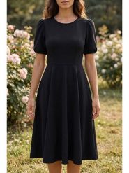 SOULSHAE Sukienka w kolorze czarnym rozmiar: XXL/3XL. Czarne sukienki SOULSHAE, xl, bez wzorów, bez kołnierzyka, bez ramiączek, midi. Za 124.95 zł.