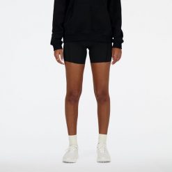Spodenki damskie New Balance WS41271BK – czarne. Czarne szorty New Balance, bez wzorów, z materiału. Za 149.99 zł.
