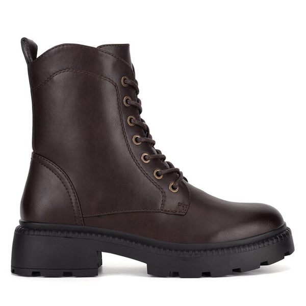 Trzewiki Lasocki. Brązowe botki Lasocki, bez wzorów, bez obcasa, na płaskiej podeszwie, bez zapięcia. Za 199.99 zł.