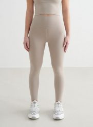 Damskie legginsy z wysokim stanem, squat proof, dla niskich Sense ciemny beż. Brązowe legginsy AIM'N, s, bez wzorów, z elastanu, z podwyższonym stanem, krótkie. Za 297.00 zł.