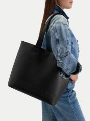 Guess Jeans Torebka CWBEO-GUESS-B-010-09 Czarny. Czarne shopper Guess Jeans, z aplikacjami, z jeansu, bez dodatków. Za 249.99 zł.