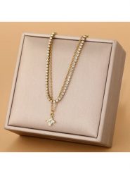 Atelier MIU Pozłacany naszyjnik z zawieszką - dł. 45 cm rozmiar: onesize. Żółte naszyjniki Atelier MIU, z cyrkonią, pozłacane. Za 39.99 zł.