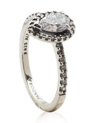 Pandora Srebrny pierścionek z kryształami rozmiar: 54. Szare pierścionki Pandora, z kryształem, srebrne. Za 304.99 zł.