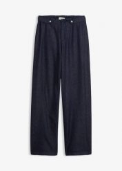 Jeansy o luźnym kroju, high waist, straigt. Niebieskie jeansy bonprix, bez wzorów, z podwyższonym stanem. Za 147.99 zł.