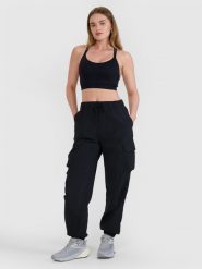 4F Spodnie casual cargo damskie - czarne XL. Czarne spodnie materiałowe 4f, na co dzień, l, bez wzorów, z syntetyku. W wyprzedaży za 59.99 zł.