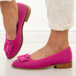 Fuksja ażurowe skórzane baleriny damskie Cambell 19416. Czerwone baleriny Cambell, z aplikacjami, z jeansu, z okrągłym noskiem, bez obcasa, na obcasie. Za 229.00 zł.