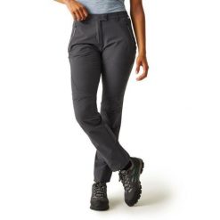 Damskie spodnie turystyczne Highton Stretch szare. Szare spodnie sportowe Regatta, na lato, bez wzorów, trekkingowe. W wyprzedaży za 290.00 zł.