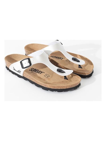Sunbay Japonki "Camelia" w kolorze białym rozmiar: 36. Białe klapki Sunbay, bez wzorów, bez obcasa. Za 159.95 zł.