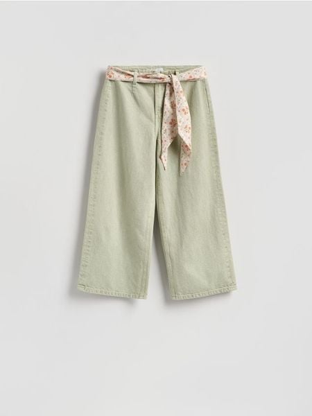 Jeansy culotte z chustką - zielony. Zielone jeansy Reserved, bez wzorów. W wyprzedaży za 89.99 zł.