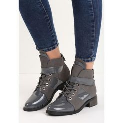 Szare Botki Oomph. Szare botki Born2be, bez wzorów, z materiału, z okrągłym noskiem, bez obcasa, na płaskiej podeszwie, bez zapięcia. Za 79.99 zł.