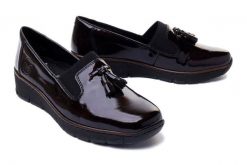 RIEKER 53751-35 red, półbuty/mokasyny damskie. Czerwone mokasyny Rieker, bez wzorów, z gumy, bez obcasa. Za 299.90 zł.