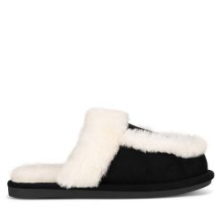 Kapcie Home & Relax. Czarne obuwie domowe Home & Relax, bez wzorów, bez zapięcia. Za 69.99 zł.