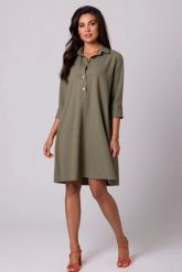 Luźna sukienka z kołnierzykiem guzikami i kieszeniami oliwka. Sukienki Bewear, do pracy, s, bez wzorów, z materiału, biznesowe, bez kołnierzyka, bez ramiączek, trapezowe. Za 339.00 zł.