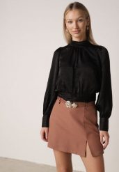 Brązowe Spódnico-Szorty z Wysokim Stanem Paskiem i Metaliczną Ozdobą Narnllea. Brązowe szorty Born2be, z aplikacjami, z jeansu, eleganckie, z podwyższonym stanem. Za 99.99 zł.