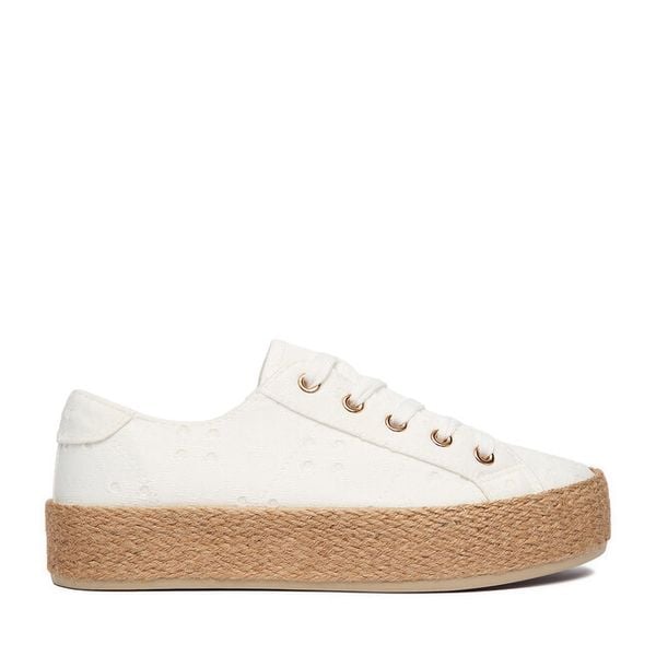 Espadryle JENNY. Białe espadryle Jenny, bez wzorów, bez obcasa, bez zapięcia. Za 99.99 zł.