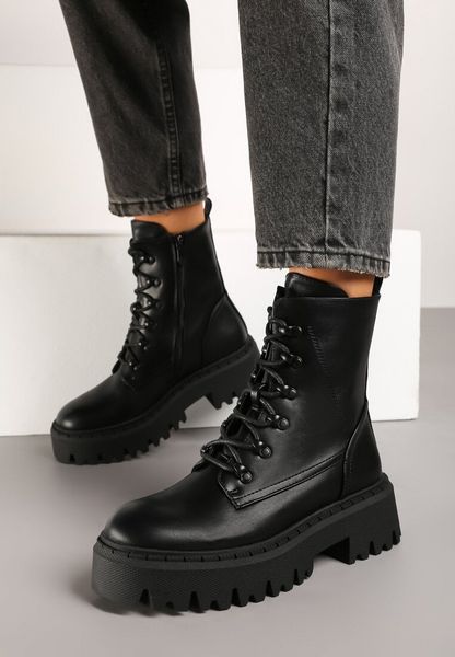 Czarne Ocieplane Botki Workery na Płaskiej Podeszwie ze Sznurowaniem Berilea. Czarne botki Renee, na jesień, bez wzorów, z dzianiny, bez obcasa, na płaskiej podeszwie, bez zapięcia. Za 139.99 zł.