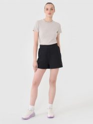 4F Spodenki dresowe damskie - czarne M. Czarne szorty 4f, bez wzorów, z bawełny, sportowe. Za 59.99 zł.