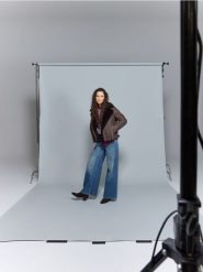 Jeansy wide leg z przetarciami - indigo jeans. Niebieskie jeansy Reserved, bez wzorów. Za 139.99 zł.