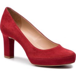 Półbuty UNISA - Numar Classic 19 Ks Dark Red. Czerwone czółenka Unisa, bez wzorów, ze skóry, bez obcasa, na obcasie, bez zapięcia. W wyprzedaży za 259.00 zł.