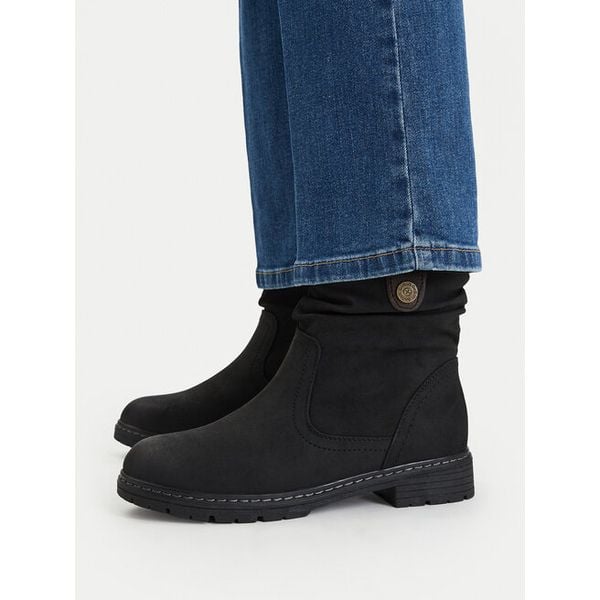 Botki Go Soft. Czarne botki GO SOFT, bez wzorów, bez obcasa, na płaskiej podeszwie, bez zapięcia. Za 159.99 zł.