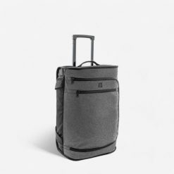 Walizka sportowa Kipsta Essential 30 litrów. Białe walizki KIPSTA, bez wzorów, małe. Za 119.99 zł.
