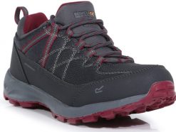 Buty trekkingowe dla kobiet Regatta SAMARIS LOW. Czerwone trekkingi Regatta, z gumy, trekkingowe. Za 239.99 zł.