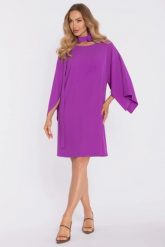 Elegancka trapezowa sukienka oversize fiolet. Fioletowe sukienki MOE, na co dzień, s, bez wzorów, z materiału, eleganckie, bez kołnierzyka, bez ramiączek, oversize. Za 349.00 zł.