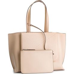 Torebka KARL LAGERFELD - 91KW3067 Biscuit. Brązowe torebki klasyczne KARL LAGERFELD, bez wzorów, ze skóry, duże, bez dodatków. W wyprzedaży za 939.00 zł.