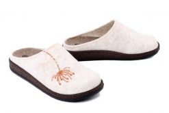 INBLU NL-11 002 beżowy, kapcie damskie. Brązowe obuwie domowe Inblu, bez wzorów, bez zapięcia. Za 98.99 zł.