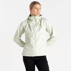 Kurtka turystyczna przeciwdeszczowa damska Mountain Series Breathe Easy. Zielone kurtki sportowe Dare 2b, bez wzorów, bez kaptura, trekkingowe. W wyprzedaży za 599.99 zł.