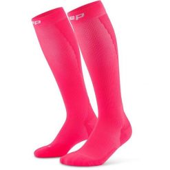 Damskie długie skarpety kompresyjne sportowe Core Run wysokie CEP. Czerwone skarpety CEP, bez wzorów, z elastanu. Za 199.00 zł.