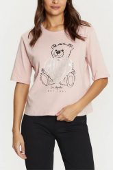 GUESS Różowy t-shirt damski Bear Boxy, Rozmiar M. Czerwone t-shirty Guess, m, z aplikacjami, bez kołnierzyka, bez ramiączek. W wyprzedaży za 89.99 zł.