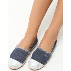 Granatowe Espadryle Mamis. Espadryle Born2be, bez wzorów, bez obcasa, na platformie, bez zapięcia. Za 29.99 zł.