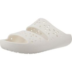 Sandały CROCS CLASSIC FLORAL CUT OUT SAND Biały. Białe sandały Crocs, bez wzorów, z gumy, sportowe, bez obcasa, bez zapięcia. Za 179.00 zł.