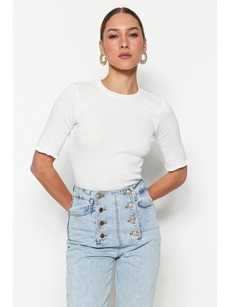 Trendyol Koszulka w kolorze białym rozmiar: XL. Białe bluzki Trendyol, xl, bez wzorów, z bawełny, bez kołnierzyka, bez ramiączek. Za 41.88 zł.