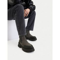 Sztyblety G-Star. Szare botki G-Star, bez wzorów, bez obcasa, na płaskiej podeszwie, bez zapięcia. Za 439.99 zł.