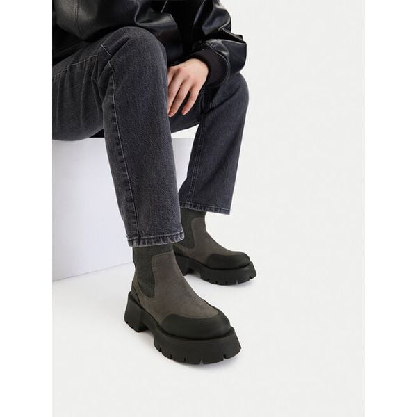 Sztyblety G-Star. Szare botki G-Star, bez wzorów, bez obcasa, na płaskiej podeszwie, bez zapięcia. Za 439.99 zł.