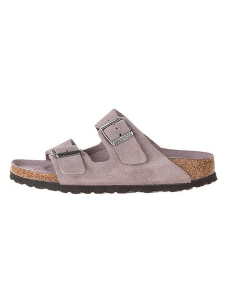 Birkenstock Skórzane klapki "Arizona" rozmiar: 36. Różowe klapki Birkenstock, bez wzorów, z materiału, z otwartym noskiem, bez obcasa. Za 384.95 zł.