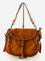 Amara Skórzana torebka "Denver" w kolorze jasnobrązowym - 33 x 28 x 12 cm rozmiar: onesize. Brązowe torby na ramię Amara, bez wzorów, z materiału, na ramię, bez dodatków. Za 479.76 zł.